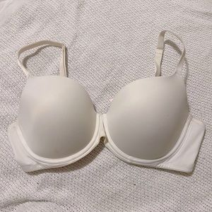 🌻Victoria’s Secret women bra, size 36D white color🌻